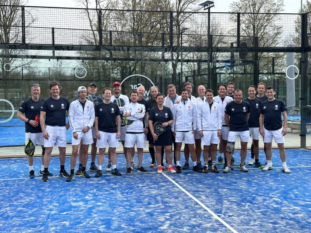 Padel en zakelijk netwerken